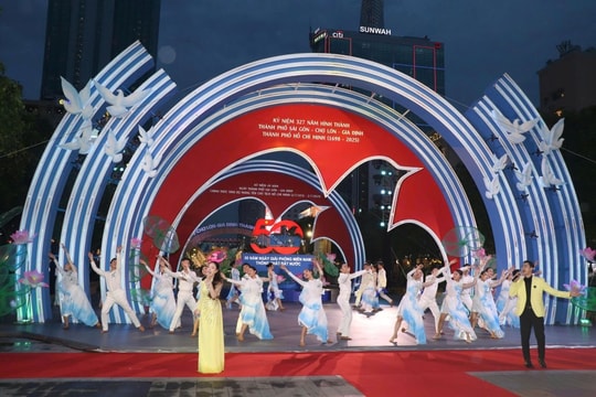 TP.HCM khai mạc chuỗi hoạt động kỷ niệm 327 năm hình thành và phát triển