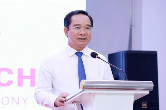 Chủ tịch UBND TP.HCM Nguyễn Văn Được: “TP.HCM cam kết đồng hành cùng doanh nghiệp làm chủ công nghệ lõi” Chủ tịch UBND TP.HCM Nguyễn Văn Được: “TP.HCM cam kết đồng hành cùng doanh nghiệp làm chủ công nghệ lõi”