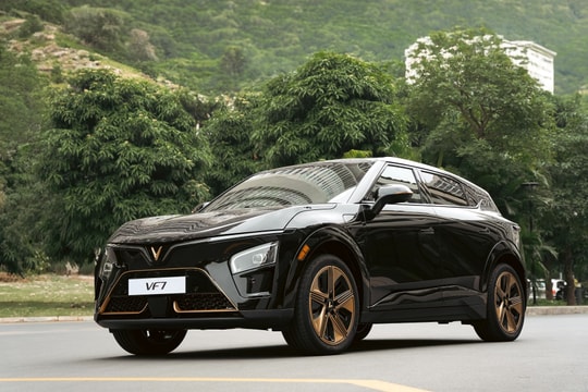 Đổi xăng sang điện, người dùng Việt hưởng loạt quyền lợi chưa từng có từ VinFast Đổi xăng sang điện, người dùng Việt hưởng loạt quyền lợi chưa từng có từ VinFast