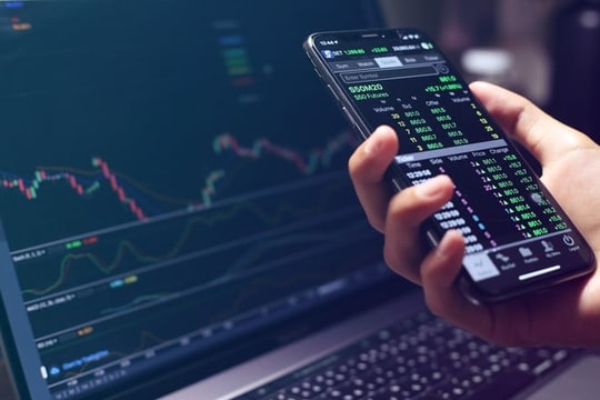 VN-Index tăng 4 phiên liên tiếp, sắc xanh lan tỏa nhiều nhóm ngành VN-Index tăng 4 phiên liên tiếp, sắc xanh lan tỏa nhiều nhóm ngành