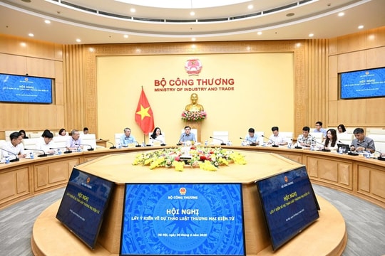 Bản tin trưa 1/7: Bộ Công Thương tổ chức Hội nghị lấy ý kiến dự thảo Luật Thương mại điện tử Bản tin trưa 1/7: Bộ Công Thương tổ chức Hội nghị lấy ý kiến dự thảo Luật Thương mại điện tử