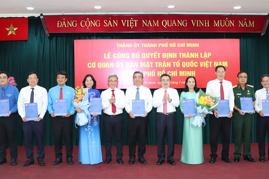 Công bố Chủ tịch và các Phó Chủ tịch Ủy ban MTTQ TP.HCM