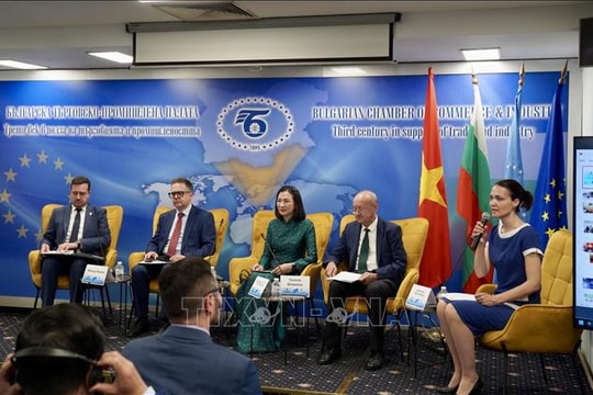 Bản tin trưa 4/7: Việt Nam và Bulgaria bàn cách thúc đẩy hợp tác kinh tế, thương mại và đầu tư Bản tin trưa 4/7: Việt Nam và Bulgaria bàn cách thúc đẩy hợp tác kinh tế, thương mại và đầu tư