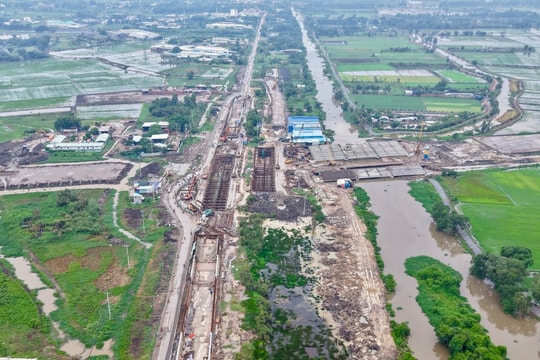 TP.HCM khai thông vận chuyển vật liệu cho Vành đai 3 bằng đường thủy TP.HCM khai thông vận chuyển vật liệu cho Vành đai 3 bằng đường thủy