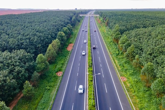 Chuẩn bị khởi công dự án mở rộng cao tốc TP.HCM - Long Thành lên 8 - 10 làn xe Chuẩn bị khởi công dự án mở rộng cao tốc TP.HCM - Long Thành lên 8 - 10 làn xe