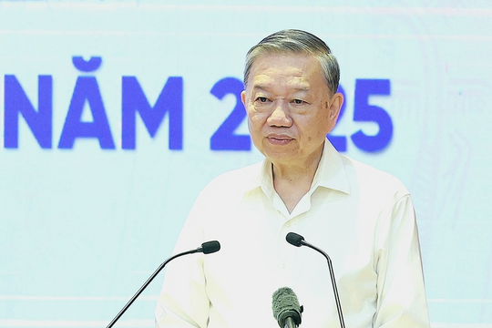 Tổng Bí thư Tô Lâm: Xây dựng chính sách đãi ngộ đặc biệt, thu hút ít nhất 100 chuyên gia hàng đầu về nước Tổng Bí thư Tô Lâm: Xây dựng chính sách đãi ngộ đặc biệt, thu hút ít nhất 100 chuyên gia hàng đầu về nước