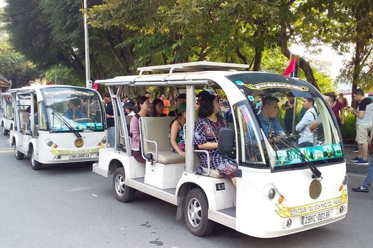 Hiệp hội Vận tải ô tô Việt Nam kiến nghị tháo gỡ khó khăn cho xe điện 4 bánh du lịch Hiệp hội Vận tải ô tô Việt Nam kiến nghị tháo gỡ khó khăn cho xe điện 4 bánh du lịch