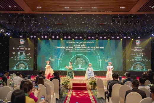 Ra mắt Cộng đồng Bách gia Tinh hoa toàn cầu tại Hạ Long Ra mắt Cộng đồng Bách gia Tinh hoa toàn cầu tại Hạ Long