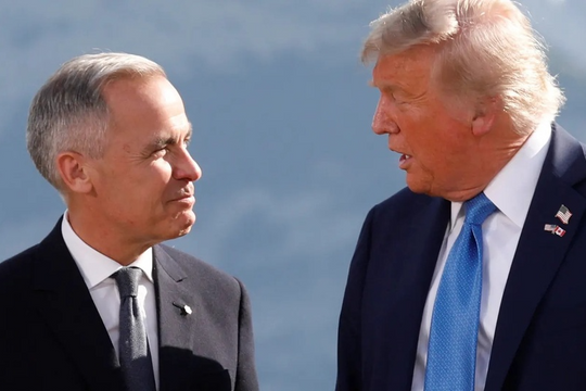 Tổng thống Trump áp thuế quan 35% lên Canada Tổng thống Trump áp thuế quan 35% lên Canada