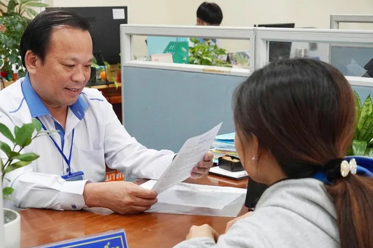 Bản tin trưa 14/7: TP.HCM công bố 3 địa điểm tiếp công dân của Ban tiếp công dân Bản tin trưa 14/7: TP.HCM công bố 3 địa điểm tiếp công dân của Ban tiếp công dân