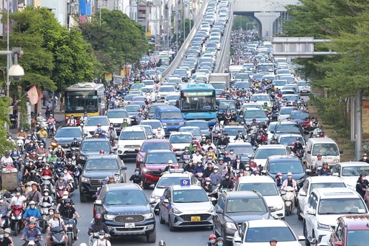 Hà Nội chuẩn bị hạ tầng trước khi áp dụng lộ trình cấm xe máy xăng từ năm 2026