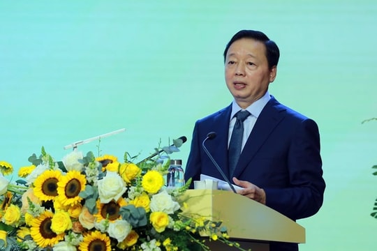 Phó Thủ tướng Trần Hồng Hà định hướng chiến lược phát triển cho Vietnam Airlines Phó Thủ tướng Trần Hồng Hà định hướng chiến lược phát triển cho Vietnam Airlines