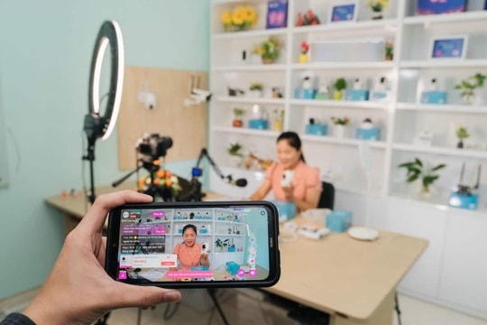 KOL/KOC vi phạm khi livestream bán hàng sẽ bị đình chỉ, khóa tài khoản KOL/KOC vi phạm khi livestream bán hàng sẽ bị đình chỉ, khóa tài khoản