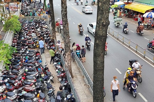 TP.HCM đề xuất lắp đặt thêm camera giám sát, tăng cường xử phạt vi phạm lấn chiếm lòng đường, vỉa hè TP.HCM đề xuất lắp đặt thêm camera giám sát, tăng cường xử phạt vi phạm lấn chiếm lòng đường, vỉa hè