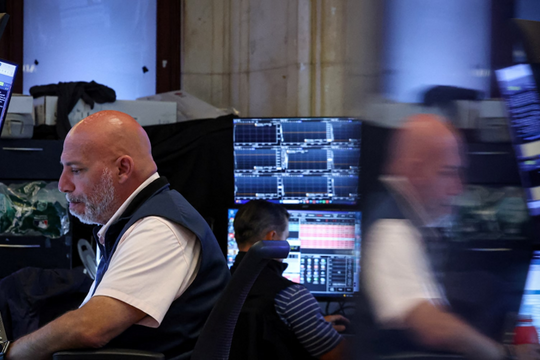 Chứng khoán Mỹ lập đỉnh mới nhờ kỳ vọng hoãn áp thuế Mỹ - Trung, giá dầu tiếp tục lao dốc