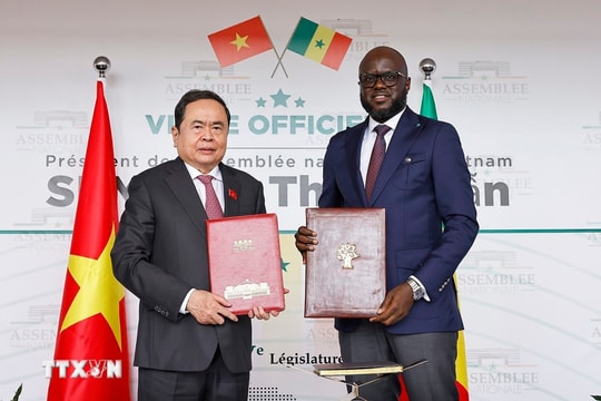 Quốc hội Việt Nam và Senegal ký thỏa thuận hợp tác, thúc đẩy ngoại giao nghị viện Quốc hội Việt Nam và Senegal ký thỏa thuận hợp tác, thúc đẩy ngoại giao nghị viện