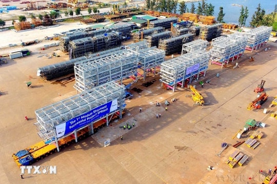 Thương mại Việt Nam - Singapore khởi sắc trong nửa đầu năm 2025 Thương mại Việt Nam - Singapore khởi sắc trong nửa đầu năm 2025