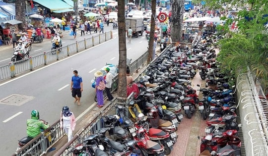 TP.HCM tăng cường giám sát vi phạm vỉa hè bằng hệ thống camera TP.HCM tăng cường giám sát vi phạm vỉa hè bằng hệ thống camera