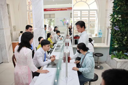 TP.HCM đẩy mạnh cải cách hành chính, kiên quyết xử lý “cò làm giấy tờ” TP.HCM đẩy mạnh cải cách hành chính, kiên quyết xử lý “cò làm giấy tờ”