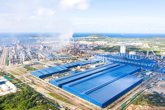 Quảng Ngãi phê duyệt đầu tư dự án thép Hòa Phát Dung Quất trị giá 10.000 tỷ đồng Quảng Ngãi phê duyệt đầu tư dự án thép Hòa Phát Dung Quất trị giá 10.000 tỷ đồng
