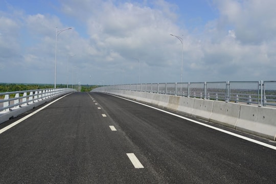 Cầu Đại Ngãi 2 cho phép xe nhỏ lưu thông tạm thời từ ngày 1/8