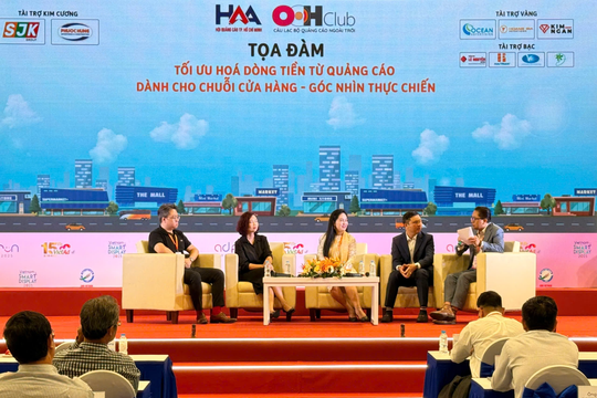 Khai thác quảng cáo ngoài trời: “Mỏ vàng” mới của các chuỗi lớn Khai thác quảng cáo ngoài trời: “Mỏ vàng” mới của các chuỗi lớn