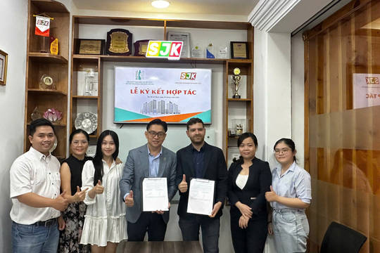 SJK và Botol Việt Nam bắt tay khai thác quảng cáo trên máy thu đổi chai nhựa thông minh SJK và Botol Việt Nam bắt tay khai thác quảng cáo trên máy thu đổi chai nhựa thông minh
