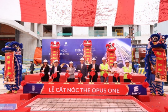 Vinhomes và Samty cất nóc 4 tòa tháp The Opus One Vinhomes và Samty cất nóc 4 tòa tháp The Opus One