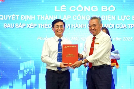 TP.HCM công bố thành lập 9 công ty điện lực mới sau sáp nhập TP.HCM công bố thành lập 9 công ty điện lực mới sau sáp nhập