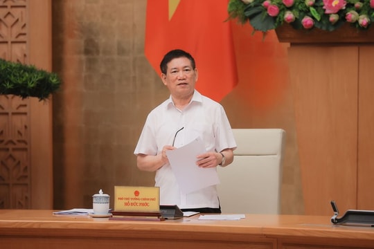 Đẩy mạnh cơ cấu lại tổ chức tín dụng, hướng tín dụng vào sản xuất - kinh doanh Đẩy mạnh cơ cấu lại tổ chức tín dụng, hướng tín dụng vào sản xuất - kinh doanh