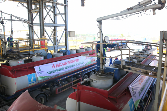 BSR xuất khẩu lô dầu DO đầu tiên sang Lào