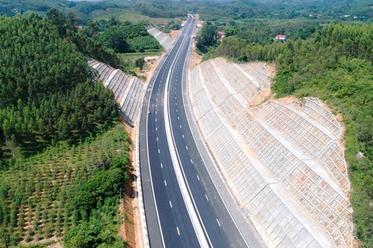 Cao tốc Hữu Nghị - Chi Lăng dự kiến thông xe vào cuối năm 2025