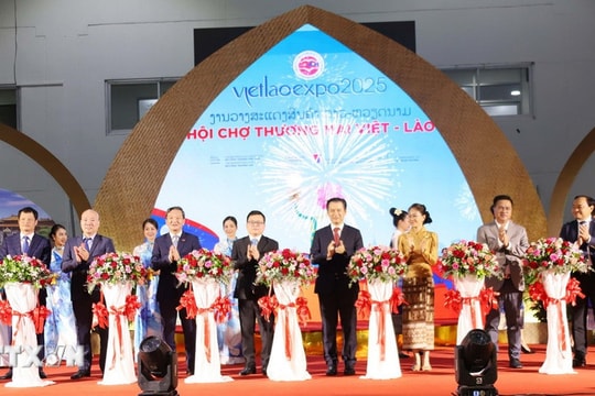 Việt Nam - Lào tăng cường hợp tác thương mại, năng lượng và logistics biên giới