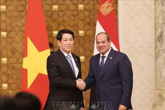 Tuyên bố chung về việc nâng cấp quan hệ Đối tác Toàn diện giữa Việt Nam và Ai Cập Tuyên bố chung về việc nâng cấp quan hệ Đối tác Toàn diện giữa Việt Nam và Ai Cập