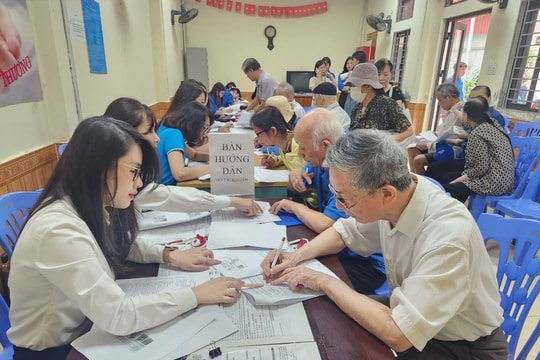Đà Nẵng đặt mục tiêu trên 80% chi trả lương hưu và trợ cấp BHXH qua phương thức không dùng tiền mặt Đà Nẵng đặt mục tiêu trên 80% chi trả lương hưu và trợ cấp BHXH qua phương thức không dùng tiền mặt