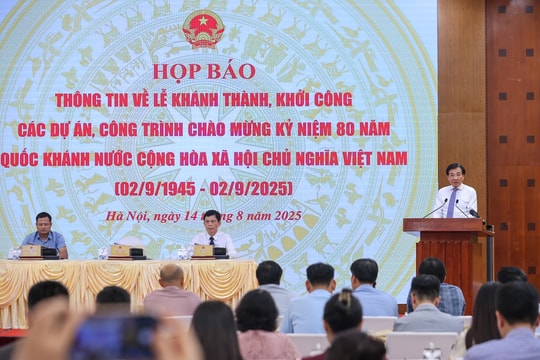Bản tin chiều 14/8: Khởi công và khánh thành đồng loạt 250 dự án trên cả nước vào ngày 19/8; Đề xuất giao TP.HCM làm đường sắt nối sân bay Tân Sơn Nhất - Long Thành Bản tin chiều 14/8: Khởi công và khánh thành đồng loạt 250 dự án trên cả nước vào ngày 19/8; Đề xuất giao TP.HCM làm đường sắt nối sân bay Tân Sơn Nhất - Long Thành