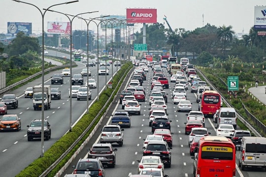 Đề xuất thí điểm cấm xe tải lưu thông ở làn 1 trên cao tốc Hà Nội - Hải Phòng và Pháp Vân - Cầu Giẽ Đề xuất thí điểm cấm xe tải lưu thông ở làn 1 trên cao tốc Hà Nội - Hải Phòng và Pháp Vân - Cầu Giẽ