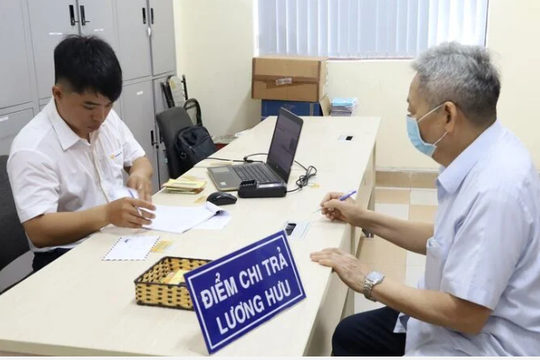 Bộ Nội vụ giải đáp chính sách nghỉ hưu sớm cho viên chức sau sắp xếp tổ chức Bộ Nội vụ giải đáp chính sách nghỉ hưu sớm cho viên chức sau sắp xếp tổ chức