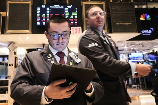 Phố Wall chao đảo trước áp lực bán tháo cổ phiếu công nghệ Phố Wall chao đảo trước áp lực bán tháo cổ phiếu công nghệ