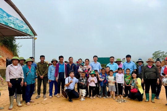 Lan tỏa tinh thần tương thân: Hướng về vùng lũ Tìa Dình Lan tỏa tinh thần tương thân: Hướng về vùng lũ Tìa Dình