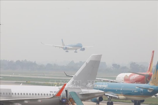 460 chuyến bay bị ảnh hưởng do bão số 5 460 chuyến bay bị ảnh hưởng do bão số 5