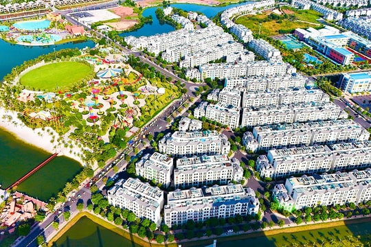 Biển người đổ về lễ hội bia và ẩm thực tại Vinhomes Grand Park