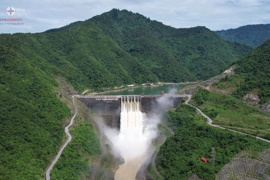 EVNGENCO1 kiểm tra công tác ứng phó bão số 5 tại Thủy điện Bản Vẽ