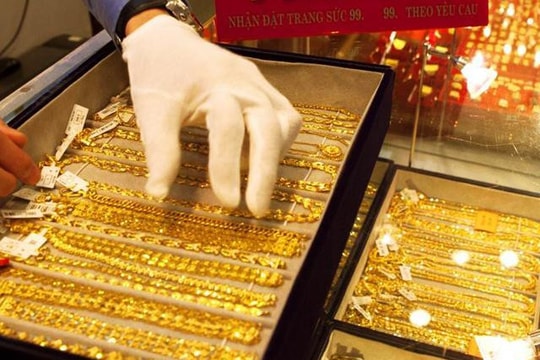 Đề xuất giảm thuế xuất khẩu vàng trang sức, mỹ nghệ xuống 0% Đề xuất giảm thuế xuất khẩu vàng trang sức, mỹ nghệ xuống 0%