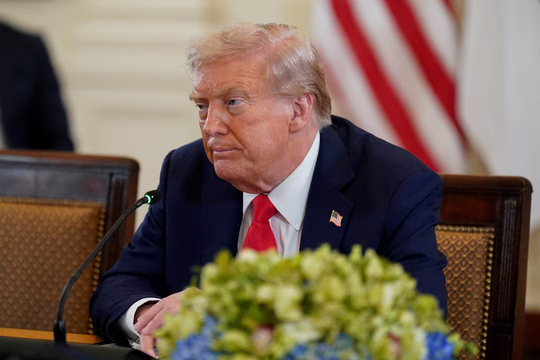 Tổng thống Trump dọa áp thuế 200% với Trung Quốc Tổng thống Trump dọa áp thuế 200% với Trung Quốc