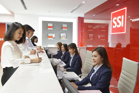 SSI dự kiến tăng vốn thêm 4.000 tỷ đồng, giành lại vị trí số 1 ngành chứng khoán SSI dự kiến tăng vốn thêm 4.000 tỷ đồng, giành lại vị trí số 1 ngành chứng khoán