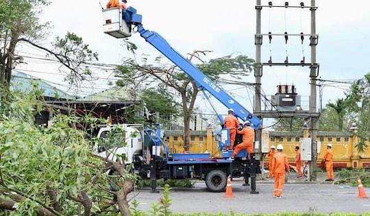 Điện lực Nghệ An khôi phục cấp điện cho hơn 692.000 khách hàng sau bão số 5 Điện lực Nghệ An khôi phục cấp điện cho hơn 692.000 khách hàng sau bão số 5
