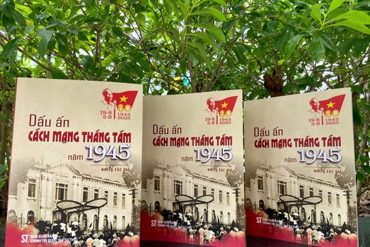 Trở về mùa thu Hà Nội năm 1945 Trở về mùa thu Hà Nội năm 1945