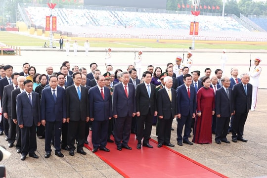 Lãnh đạo Đảng, Nhà nước vào lăng viếng Chủ tịch Hồ Chí Minh và các anh hùng liệt sĩ nhân dịp 80 năm Quốc khánh
