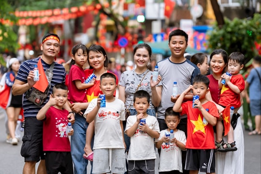 Vinamilk cùng Việt Nam rực rỡ trong ngày hội non sông Vinamilk cùng Việt Nam rực rỡ trong ngày hội non sông